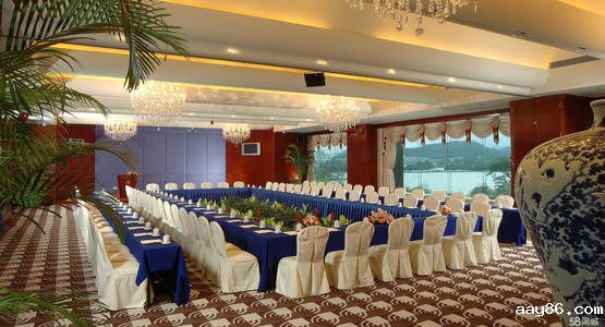 康乐部服务员岗位职责